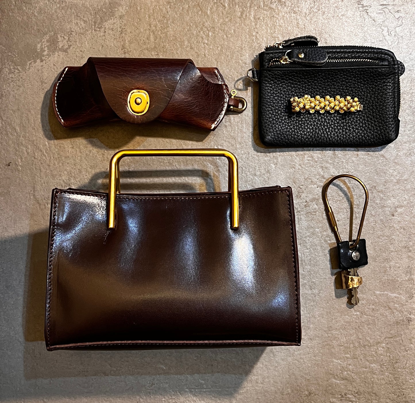 【BLACK】新色入荷✨  Wallet gold handle bag
