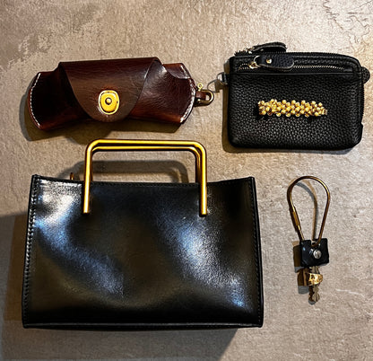 【予約商品】BLACKプレゼント付🎁  Wallet gold handle bag