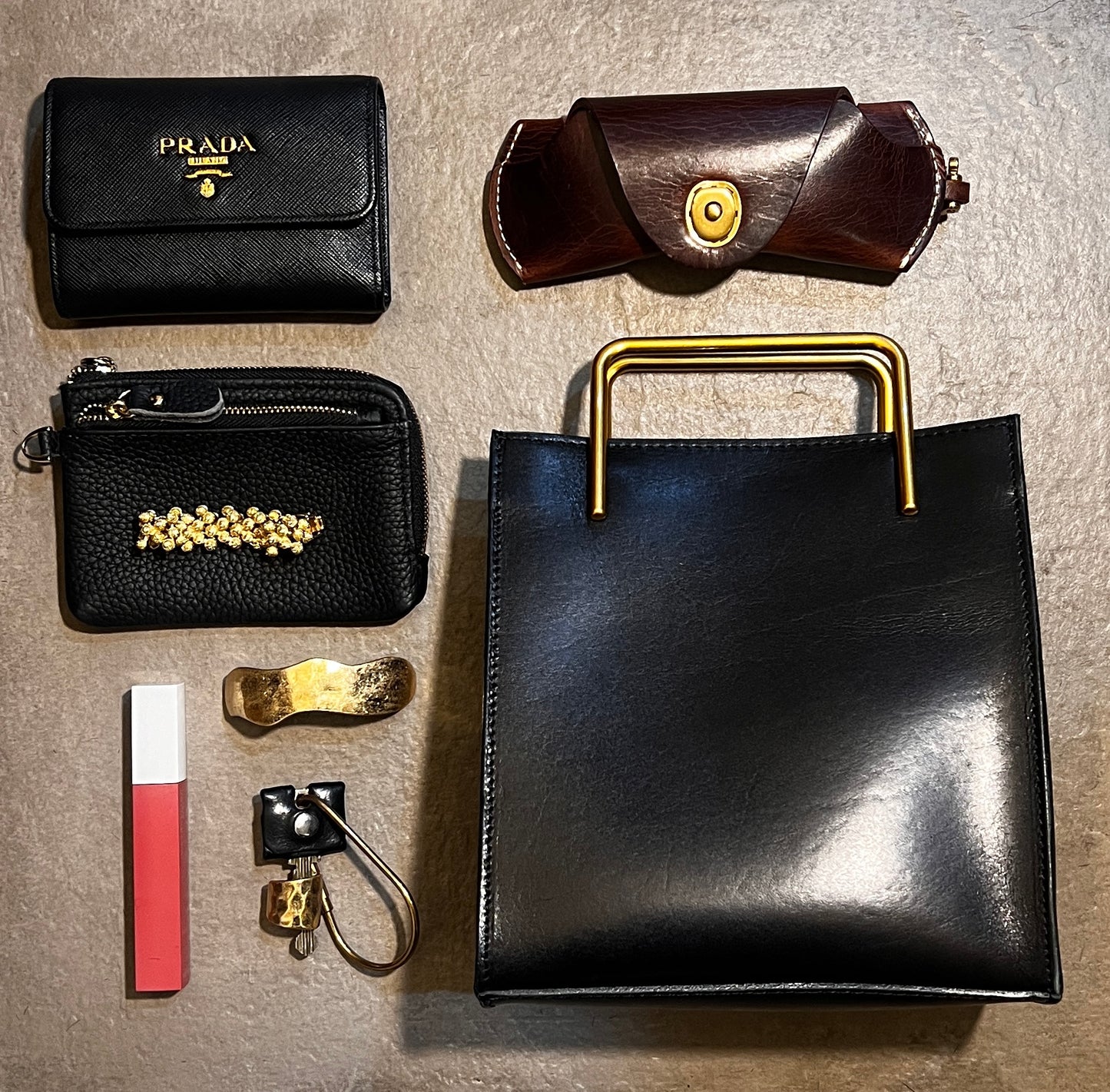 【予約商品】Black 人気No.1プレゼント付🎁【本革】gold handle Bag