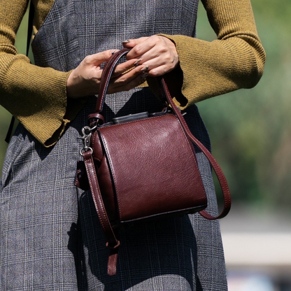 BLACK即日発送 】鍵付🗝️2wayDulles bag – EMMA AURA BLACK即日発送 】鍵付🗝️2wayDulles bag – EMMA AURA