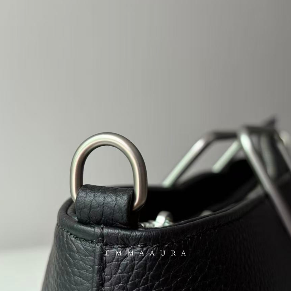 【🔔New】【silver販売スタート予約販売🎁】長〜いバッグ シルバーハンドル