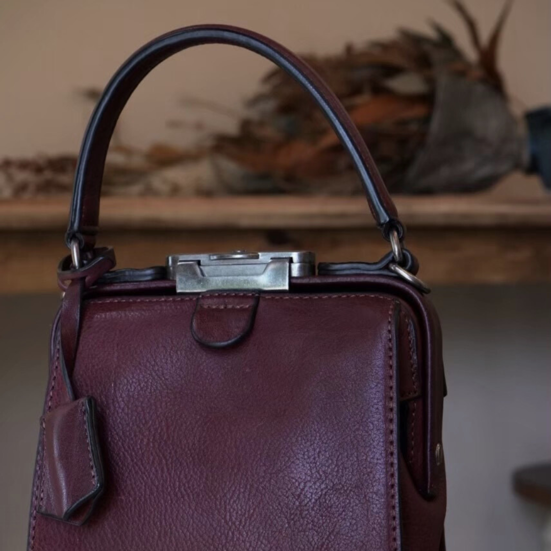 予約商品】GREEN 鍵付2wayDulles bagプレゼント付🎁 – EMMA AURA 予約商品】GREEN 鍵付2wayDulles bagプレゼント付🎁 – EMMA AURA