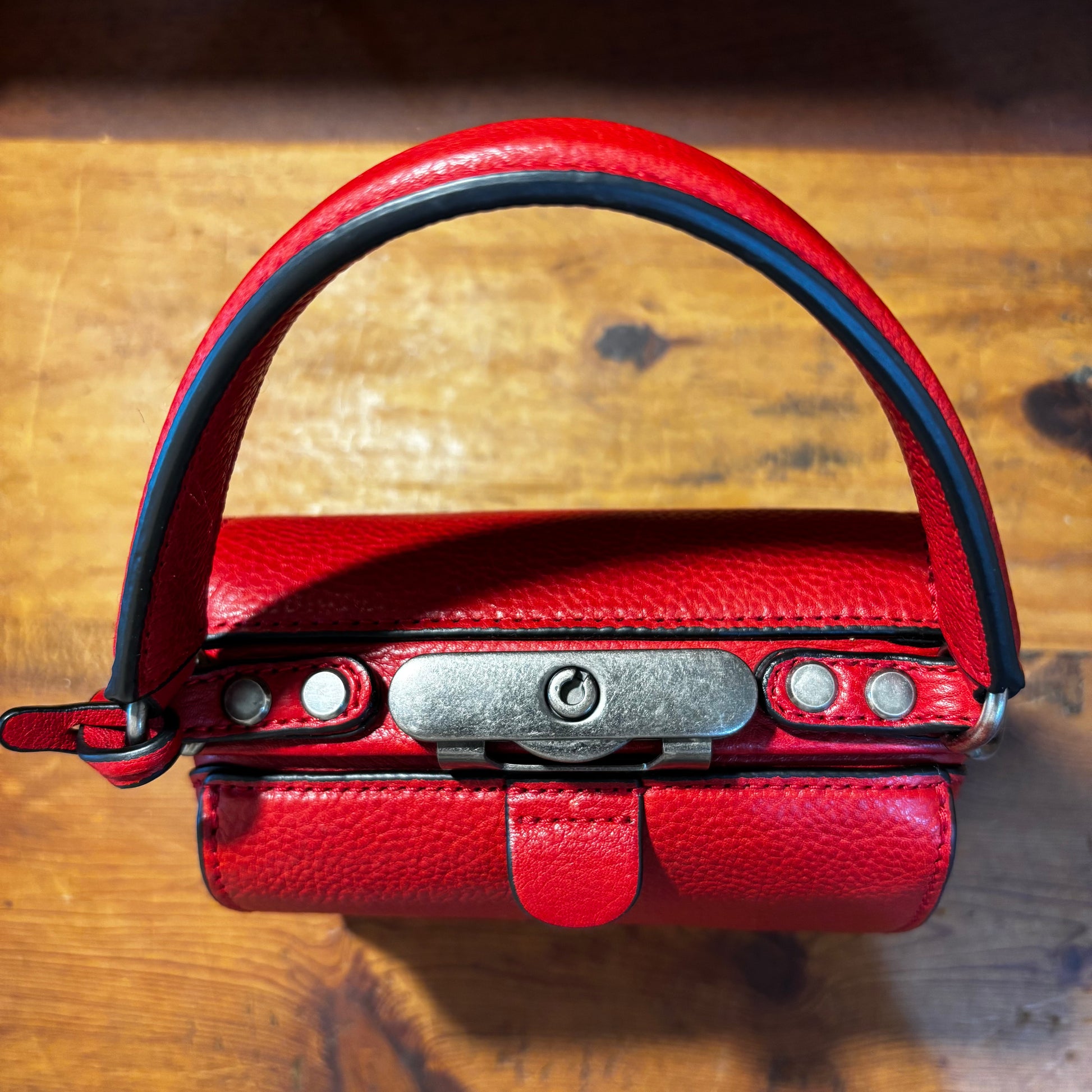 予約商品|🎁プレゼント付き】RED|鍵付き 2WAYダレスバッグ 予約商品|🎁プレゼント付き】RED|鍵付き 2WAYダレスバッグ