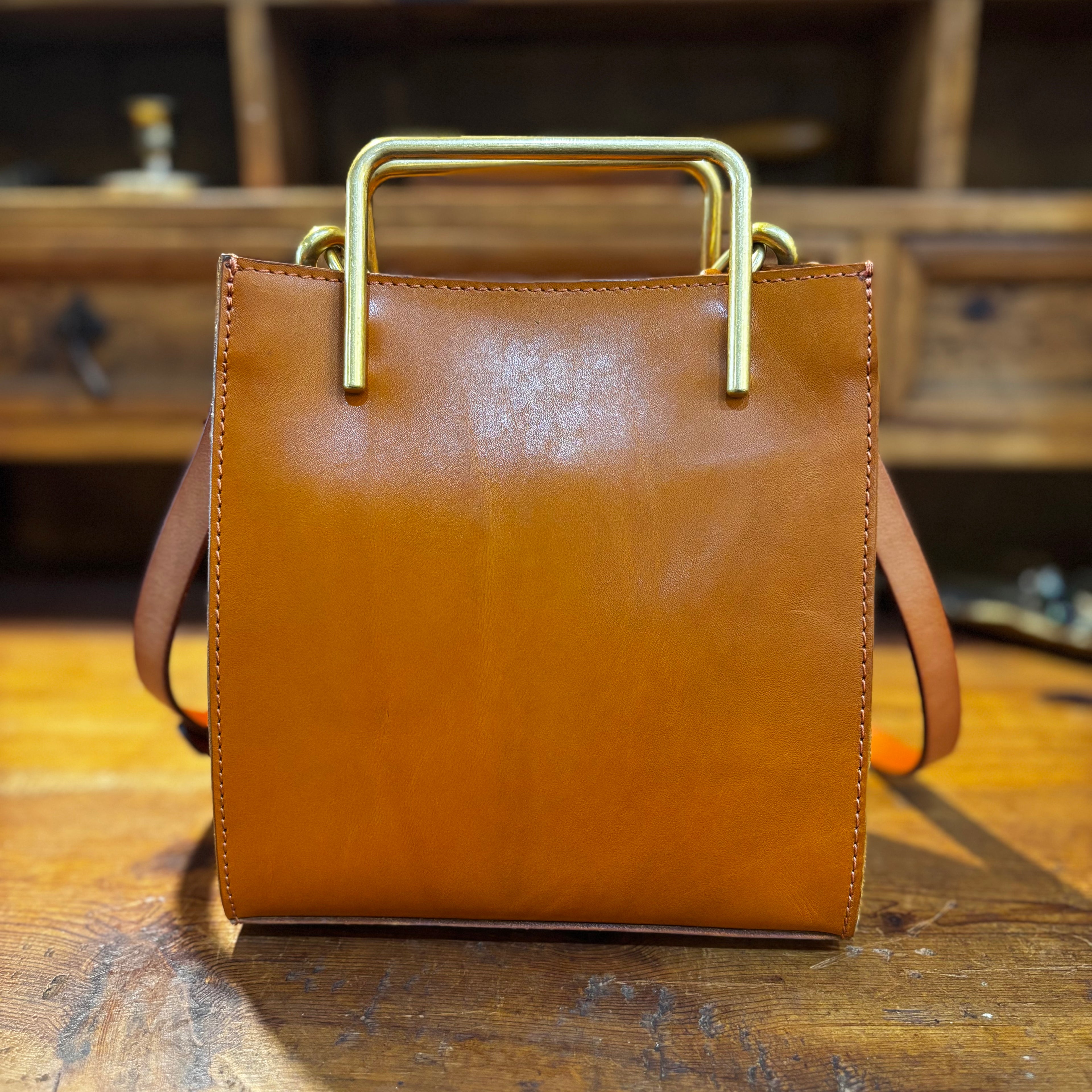 🔔NEW Color【すぐ届く】Camel｜gold handle bag