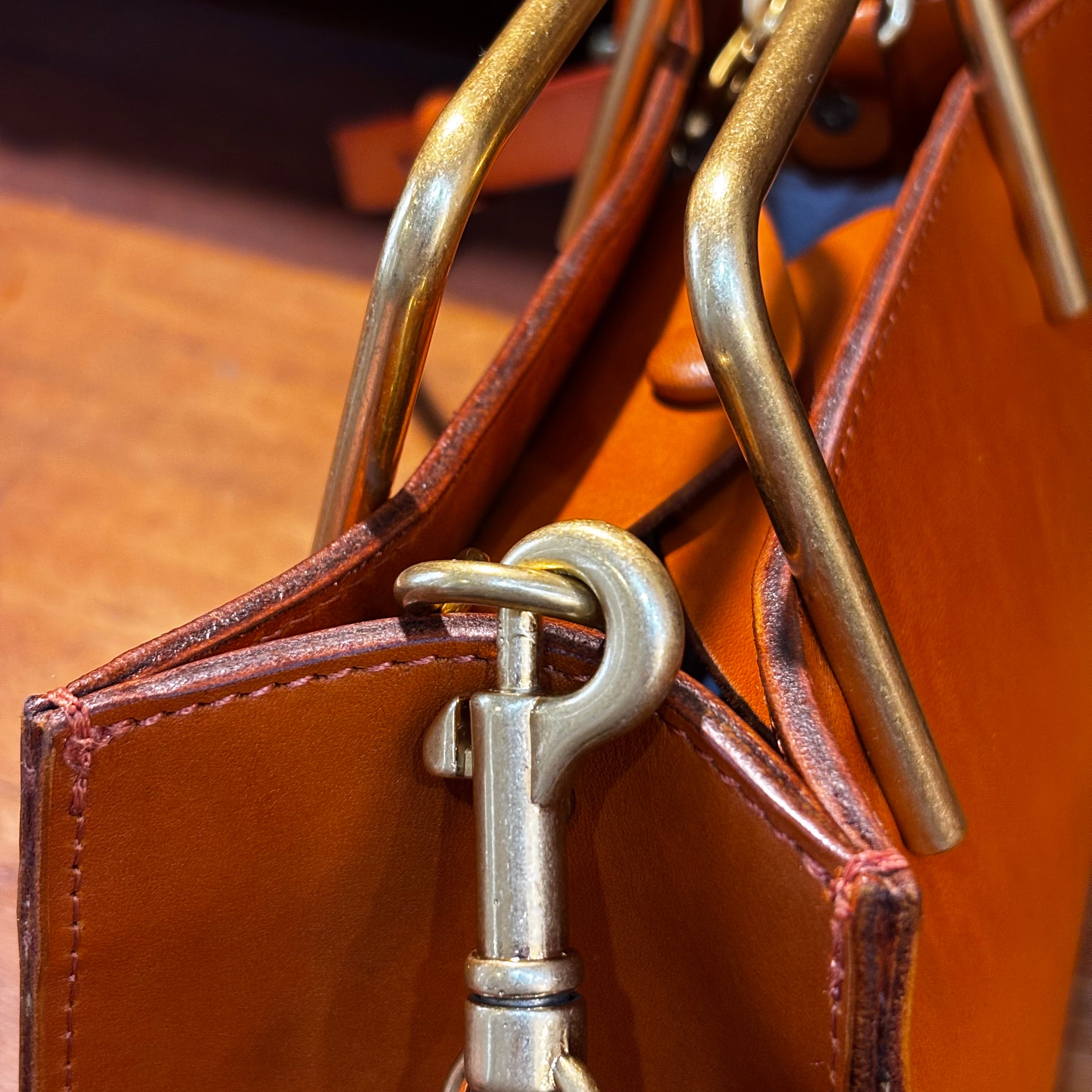 🔔NEW Color【すぐ届く】Camel｜Wallet gold handle bag